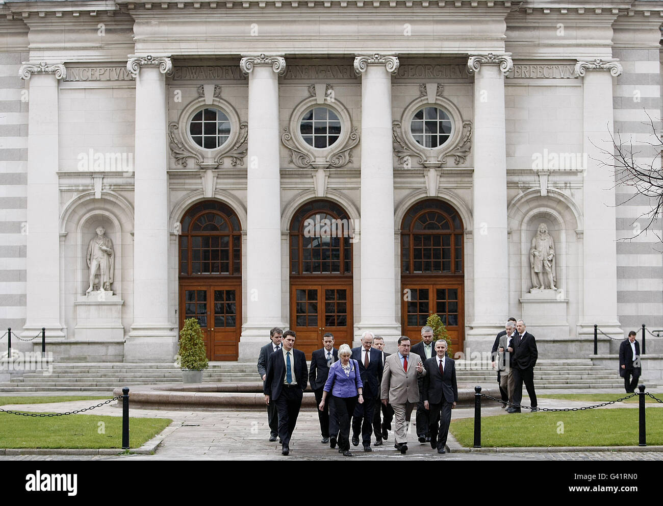 Brian Cowen passi verso il basso Foto Stock