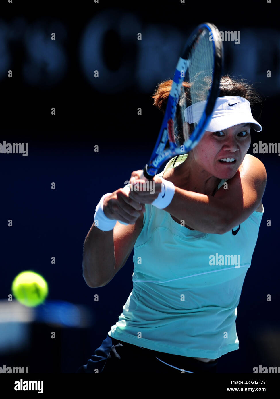 Tennis - 2011 Australian Open - sette giorni - Melbourne Park. Li Na della Cina in azione contro il Victoria Azarenka della Bielorussia Foto Stock