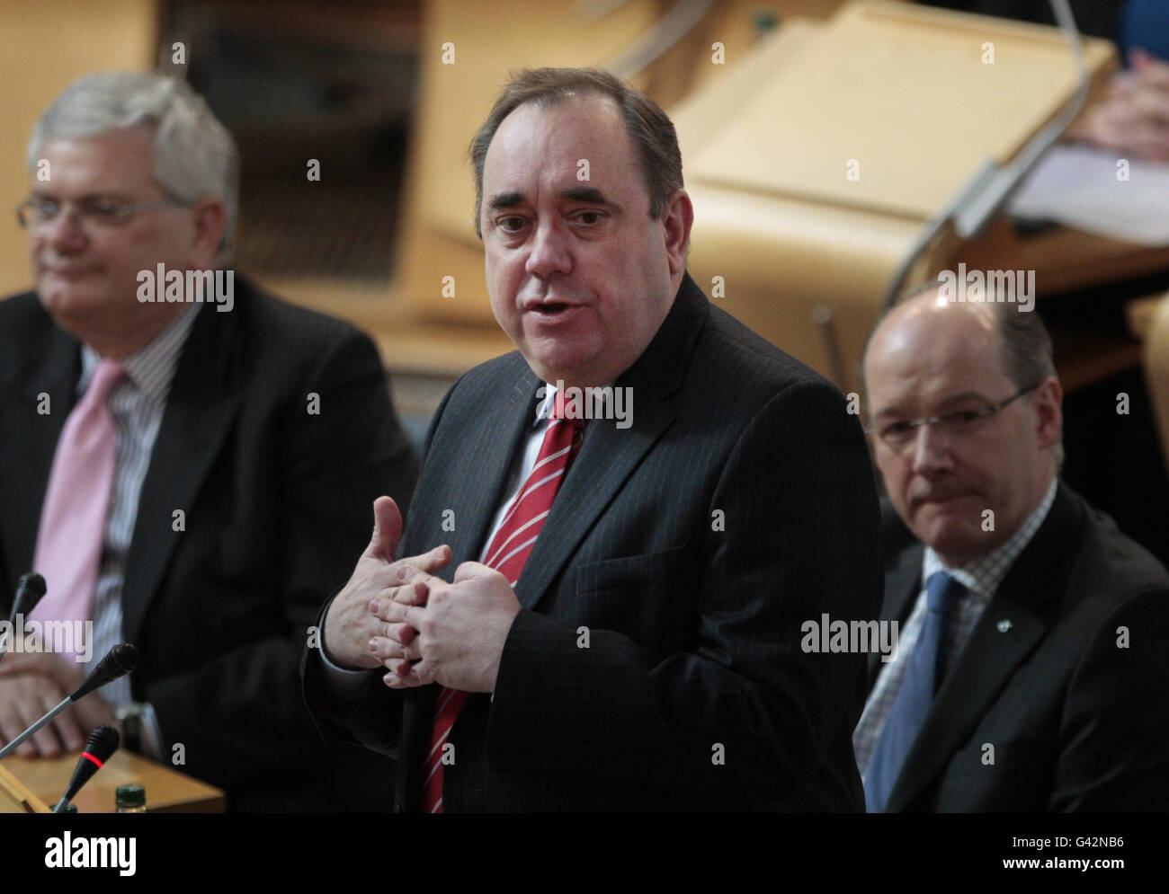 Il primo ministro Alex Salmond risponde alle interrogazioni del primo ministro al Parlamento scozzese di Edimburgo. Foto Stock