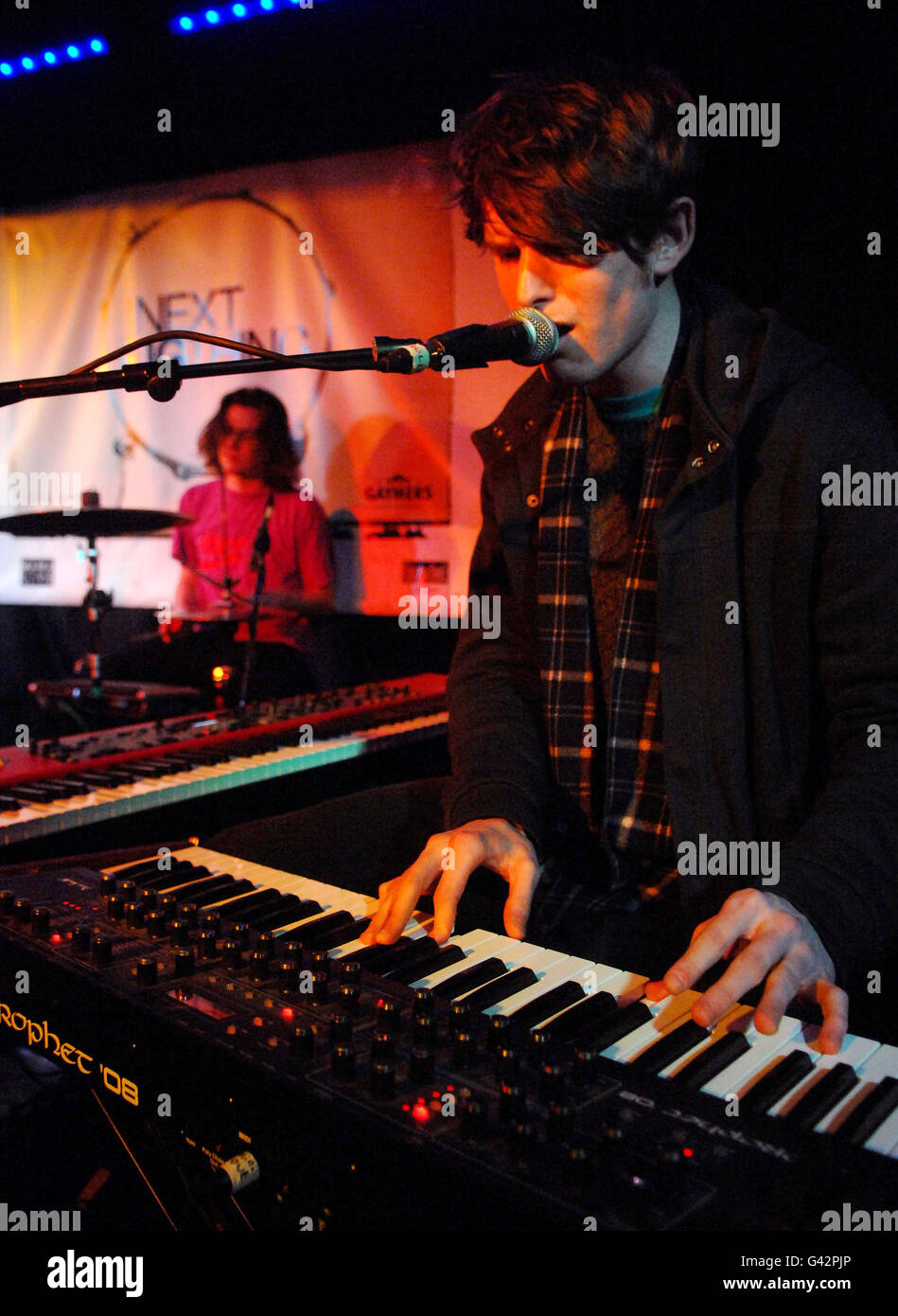 James Blake si esibisce al Borderline nel centro di Londra, come parte della serie di concerti "Next Big Thing" di HMV in tutta la capitale. Foto Stock