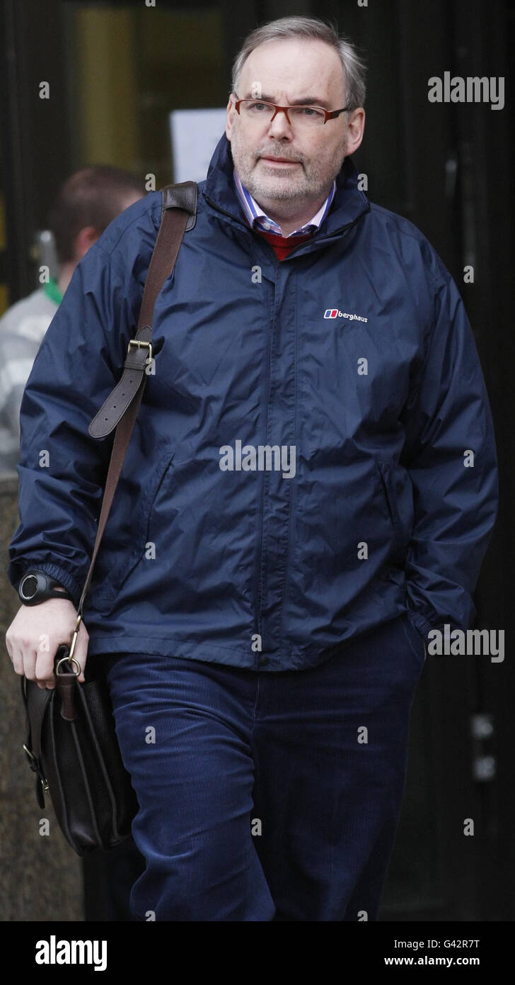 Malcolm Webster lascia Glasgow High Court dove è in processo per l'assassinio di Claire Morris. Foto Stock