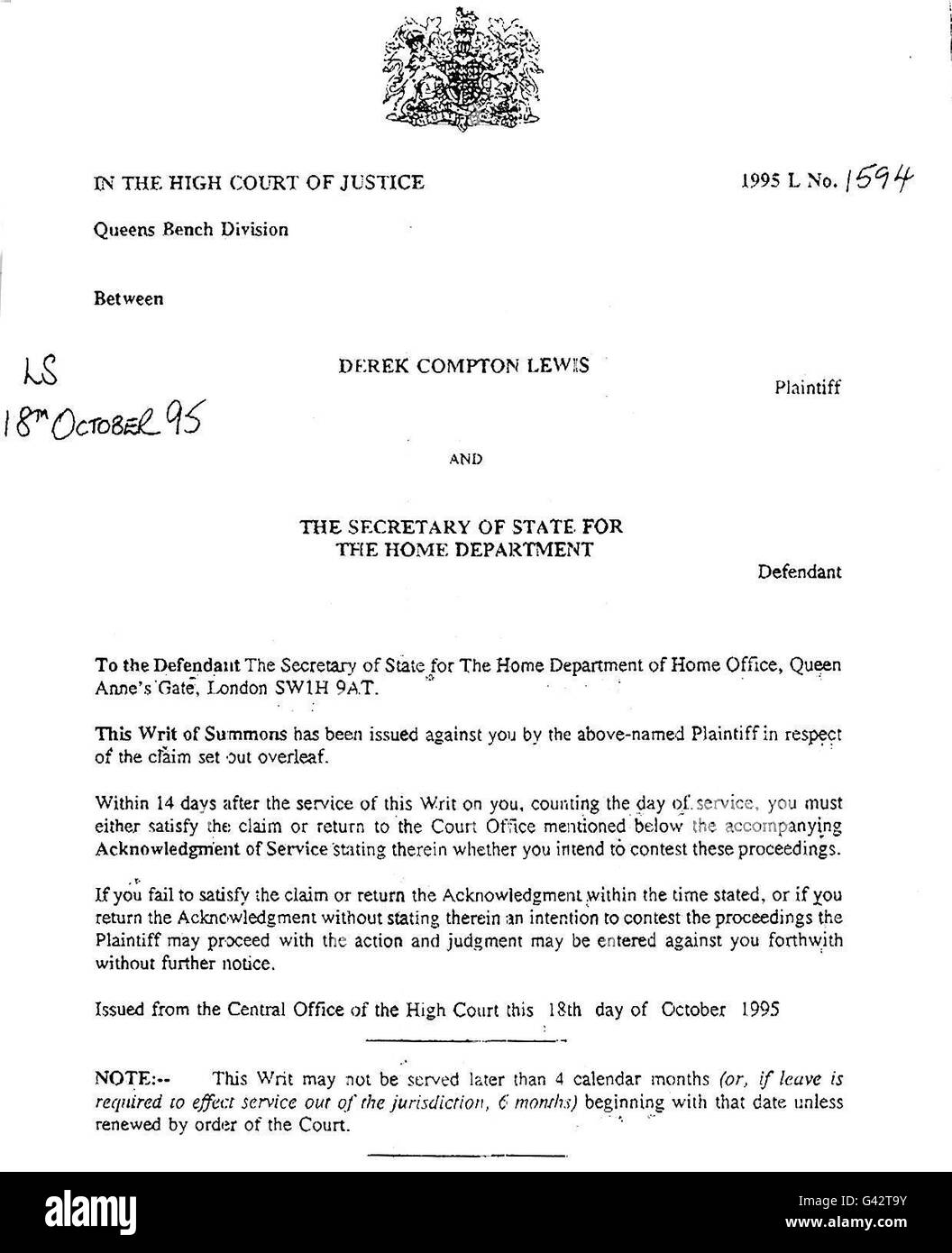 La prima copertura del server writ licenziato dal capo del servizio carcerario Derek Lewis sul segretario di casa Michael Howard. Foto Stock