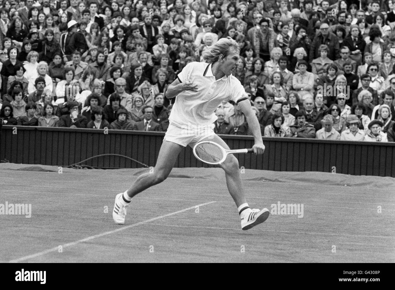 Tennis - campionati di Wimbledon - Uomini Singoli - Primo round - Jimmy Connors v Richard Lewis Foto Stock