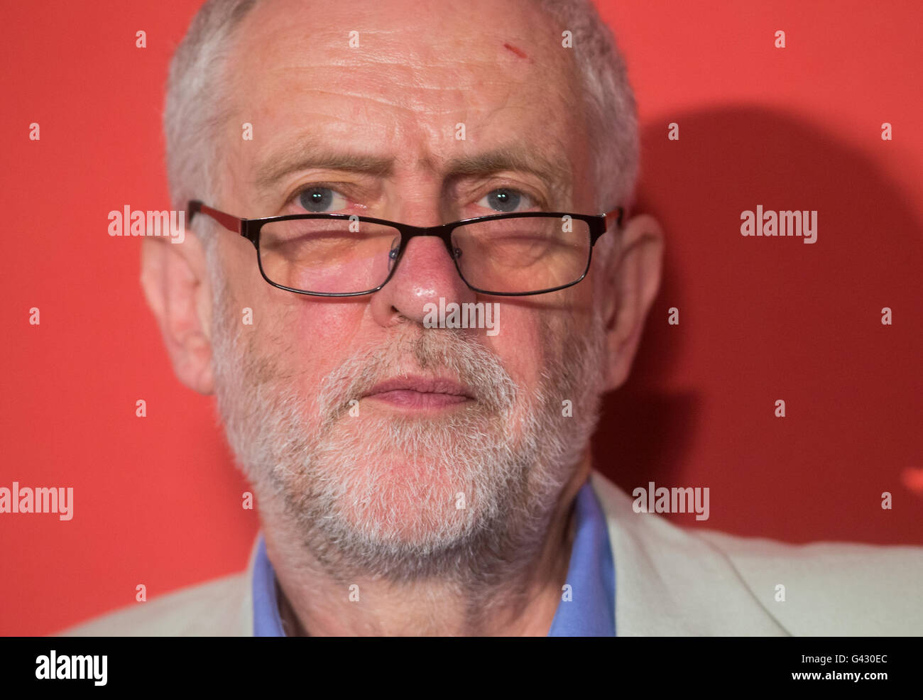 Leader laburista,Jeremy Corbyn,parla in occasione di una conferenza tenutasi a Londra circa i vantaggi di essere in Europa e la forza del NHS Foto Stock