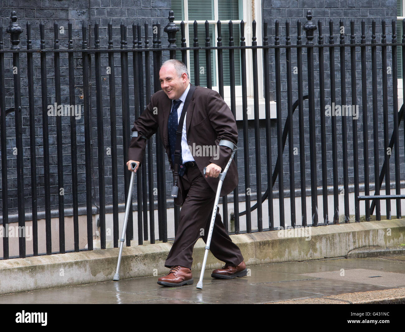 Robert Halfon,Ministro senza portafoglio,arriva a Downing street a frequentare Cabinet Foto Stock