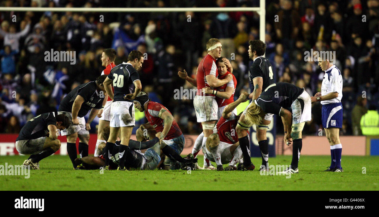 Rugby Union - RBS 6 Nations Championship 2011 - Scozia / Galles - Murrayfield. Il Galles festeggia la vittoria sulla Scozia durante la partita RBS 6 Nations a Murrayfield, Edimburgo. Foto Stock