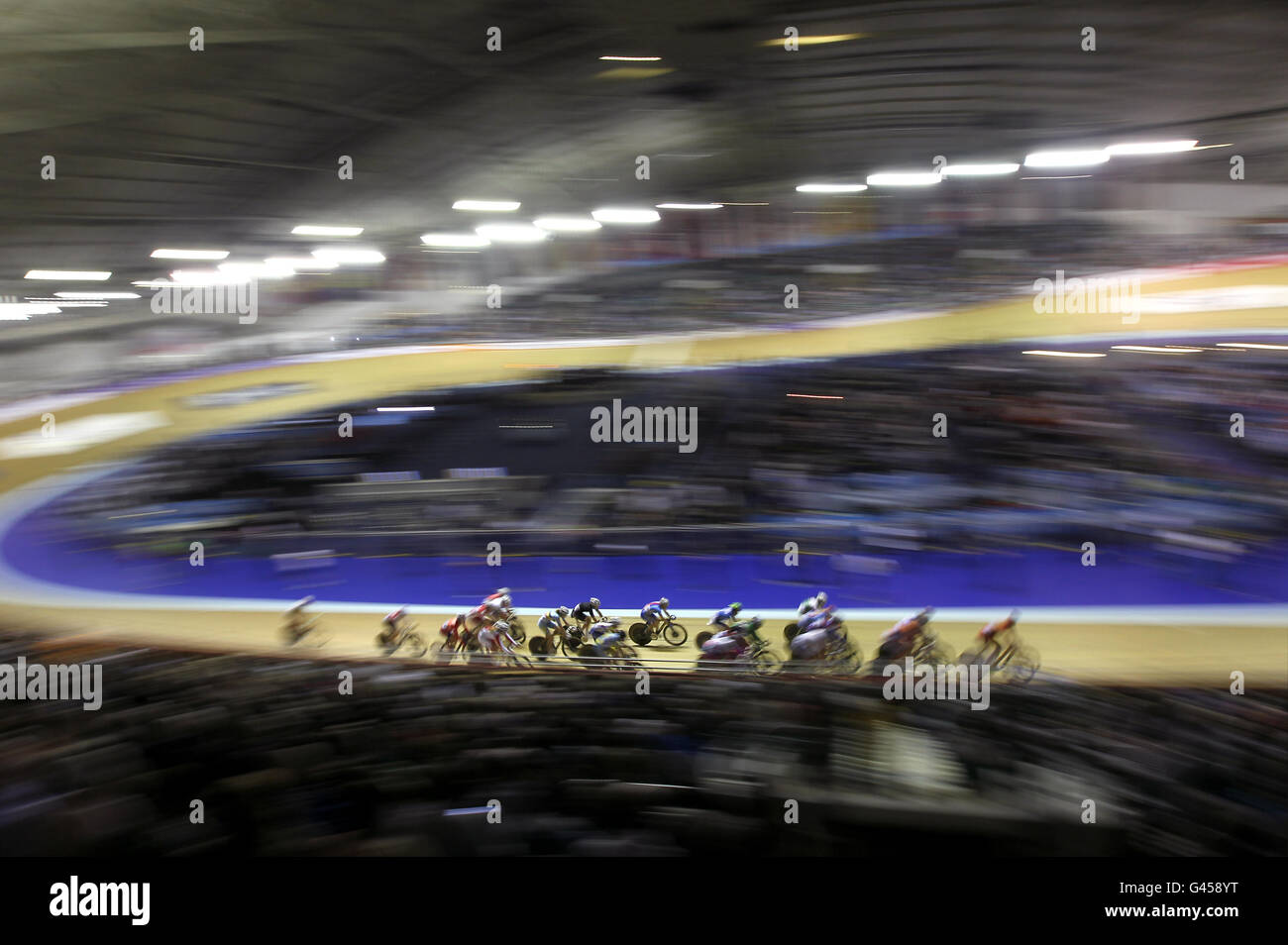 Ciclismo - Coppa del mondo pista - secondo giorno - Centro Nazionale Ciclismo. Concorrenti nella gara Womens Scratch Foto Stock