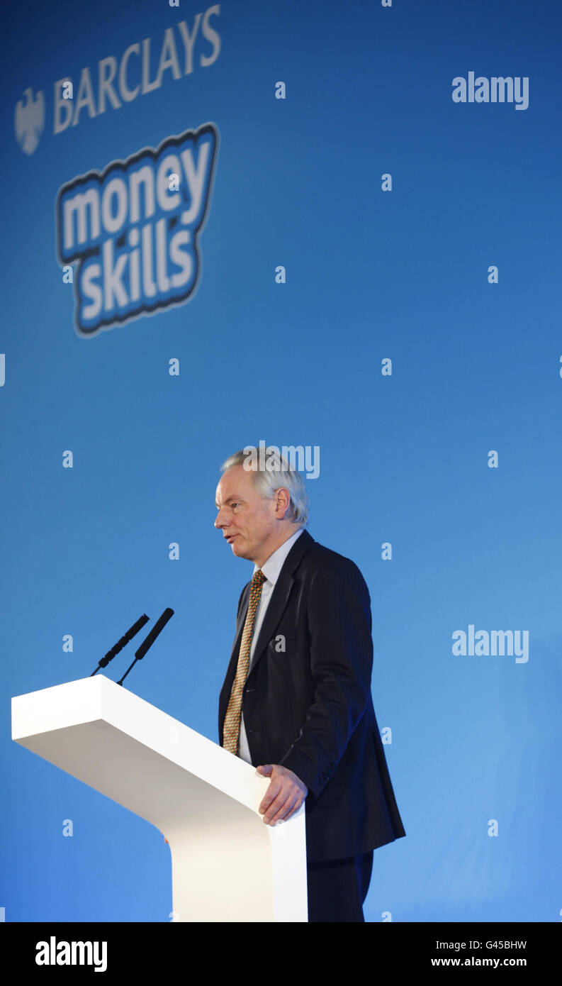 Francis Maude MP, ministro dell'Ufficio di gabinetto al lancio di Barclays Money Skills, un nuovo programma di alfabetizzazione finanziaria che sarà agevolato da tre partenariati con enti di beneficenza giovanile, tra cui l'Accademia nazionale delle competenze per i servizi finanziari, l'azione per i bambini e l'Agenzia nazionale per la gioventù; Presso i Royal Horticultural Halls nel centro di Londra. Foto Stock