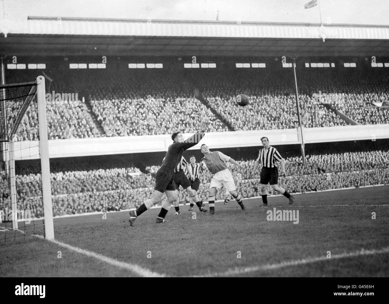 Soccer League Division One - Arsenal v Newcastle United - Highbury Foto Stock