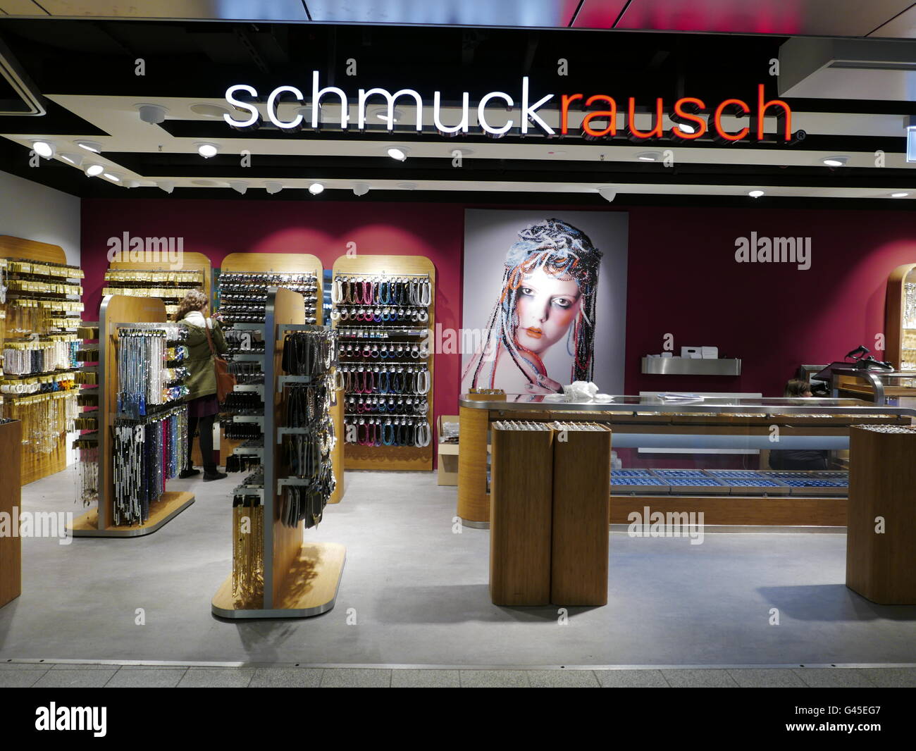 Europa Germania Monaco di Baviera Schmuckrausch accessori moda shop Foto Stock