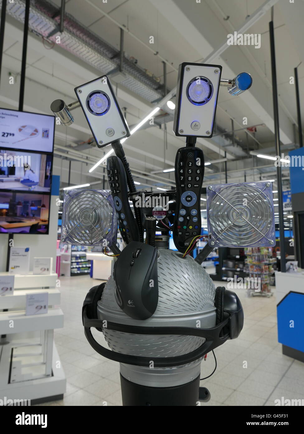 Europa Germania Amburgo Media Markt apparecchi elettronici shop interior design Foto Stock