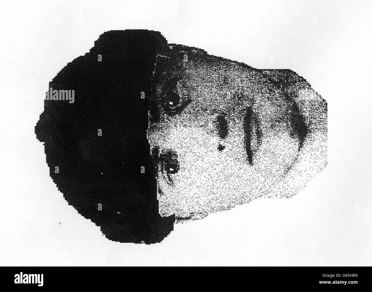 Un CD-FIT della polizia rilasciato dell'uomo visto fuori dalla casa di Hastings della vittima dell'omicidio Billie-Jo Jenkins il giorno di Santo Stefano o il giorno dopo. È descritto come bianco, alto circa 6'0' con una costruzione atletica. Billie-Jo di tredici anni è stato bugeoned alla morte nel suo giardino posteriore il sabato pomeriggio. PA. VEDI LA STORIA DI PA CRIME GIRL. **disponibile solo in b/n** Foto Stock