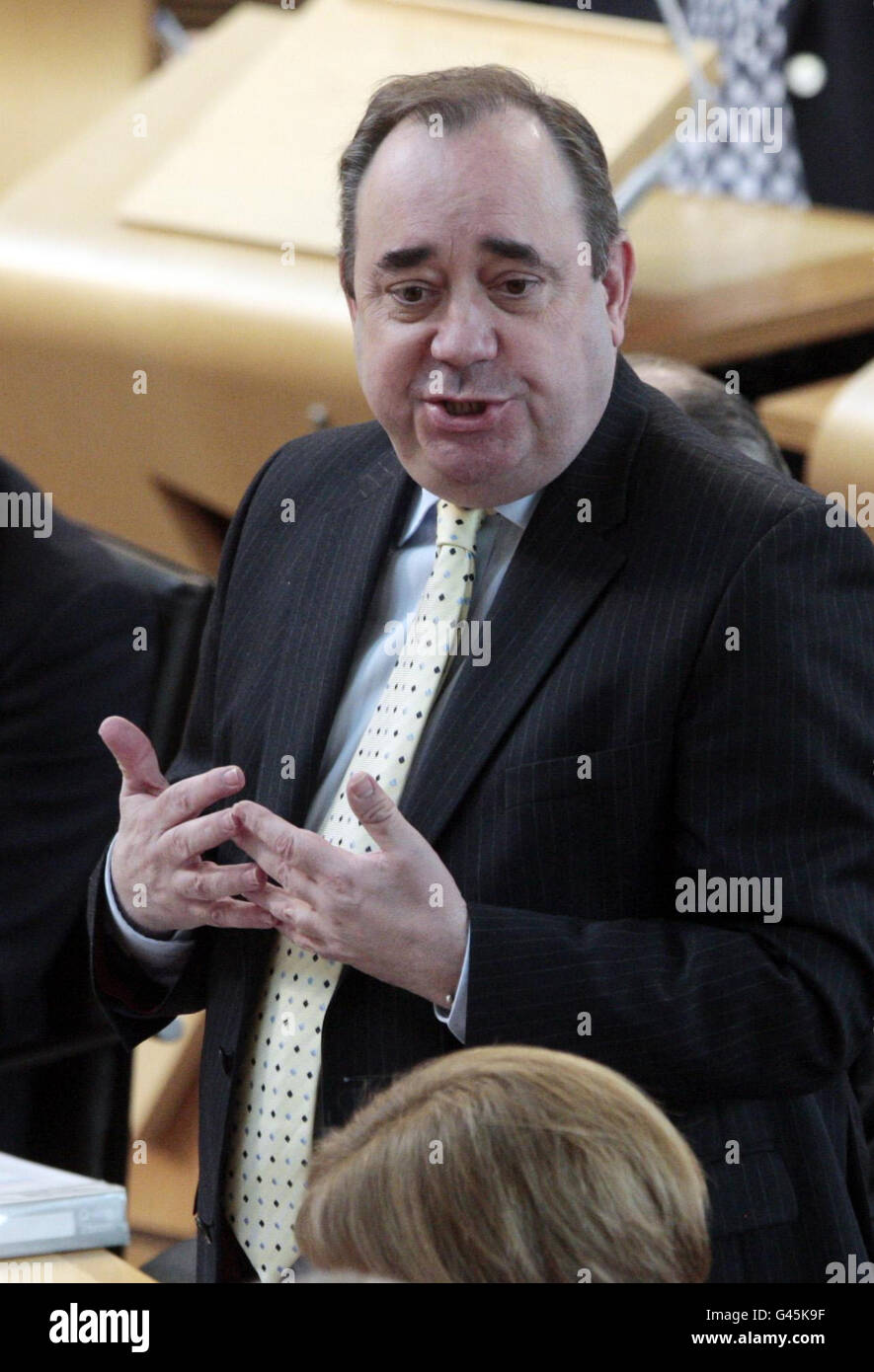 Primo ministro Alex Salmond durante il tempo delle interrogazioni al Parlamento scozzese di Edimburgo. Foto Stock