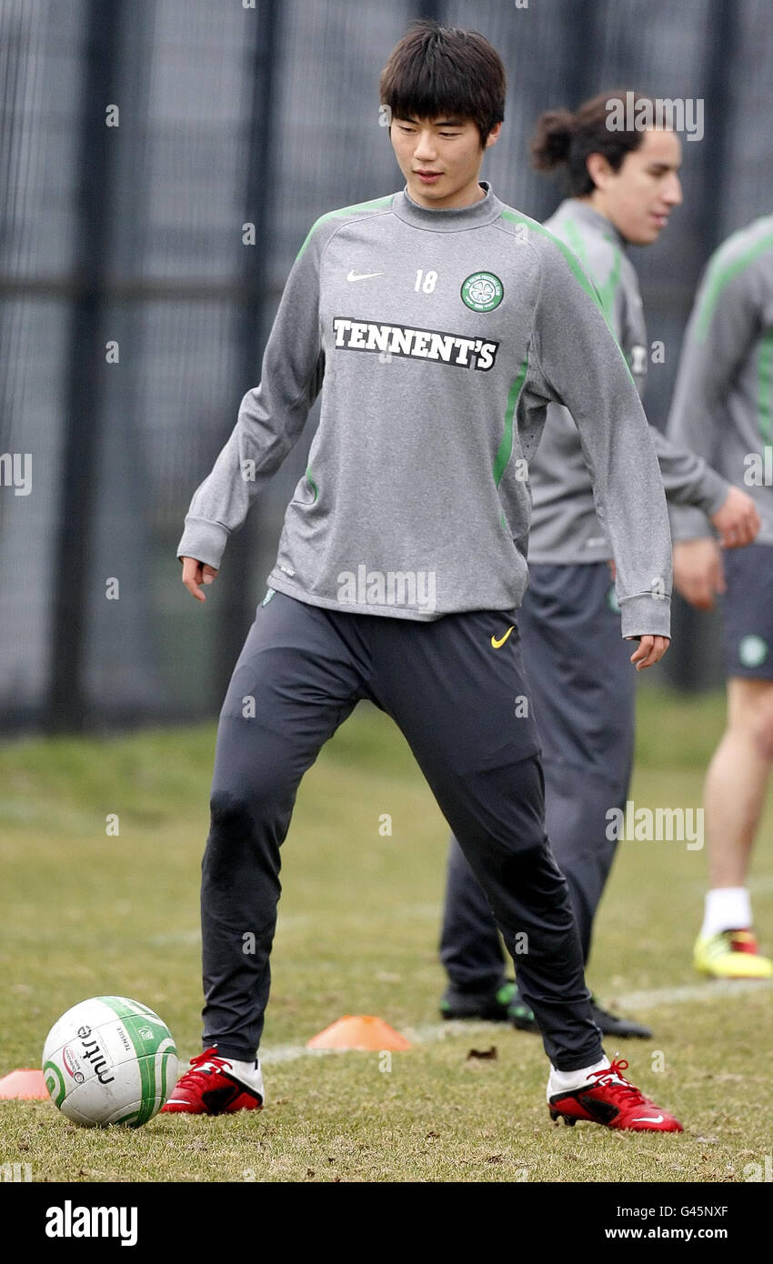 Calcio - sessione di allenamento celtico - campo di allenamento di Barrowfield. Ki Sung Yueng durante una sessione di formazione al Barrowfield Training Ground, Glasgow. Foto Stock