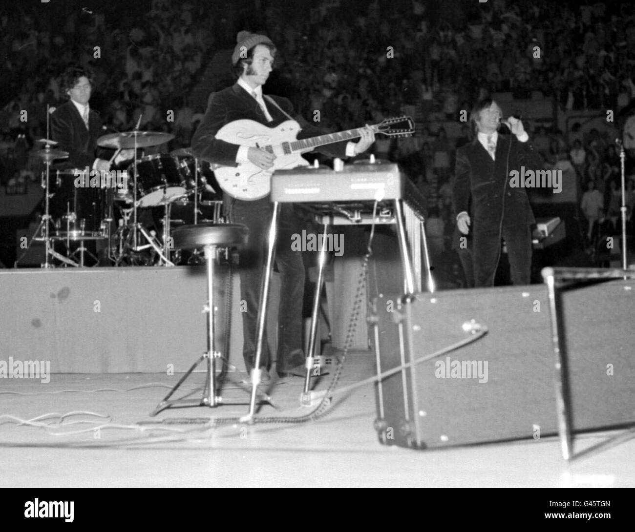 Archivio della biblioteca di 3 membri del gruppo pop The Monkees (l-r) Micky Dolenz, Mike Nesmith e Peter Tork. Tutti e quattro i membri dei Monkees si sono incontrati oggi a Londra per la prima volta in 30 anni per discutere il loro tour in Inghilterra a marzo. Foto Stock