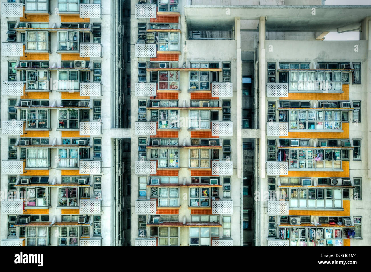 Vecchio pubblico affollato appartamenti alloggiamento in Hong Kong. A causa di una mancanza di terra, la maggior parte di Hong Kongers vivono in piccoli appartamenti. Foto Stock