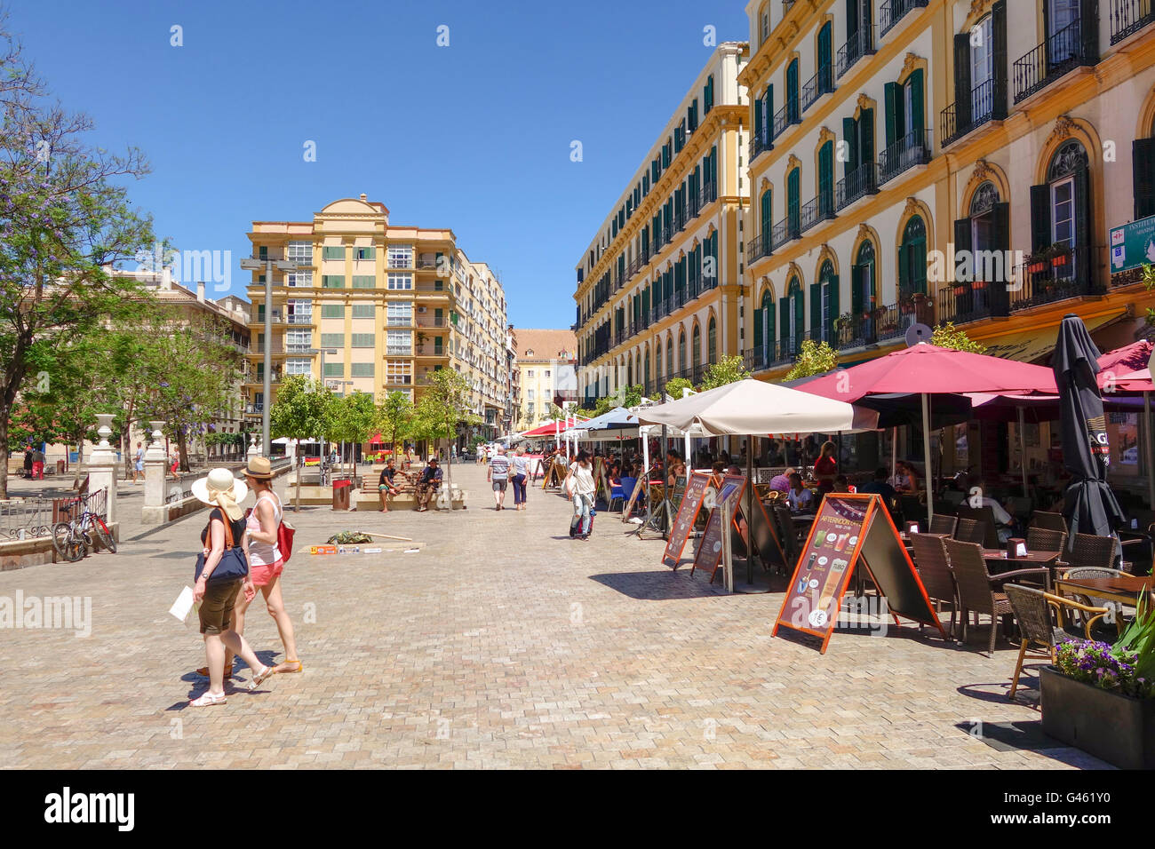 Plaza de la Merced (Misericordia Square) bar caffetterie, ristoranti, quadrato, plaza, Malaga, Spagna. Foto Stock
