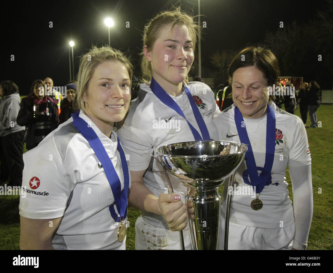 Rugby Union - Campionato femminile 6 Nazioni 2011 - Irlanda Donne / Inghilterra Donne - Ashbourne RFC. L'Inghilterra festeggia la loro grande vittoria durante la partita del campionato delle 6 nazioni delle donne presso l'Ashbourne RFC, Co. Meath. Foto Stock