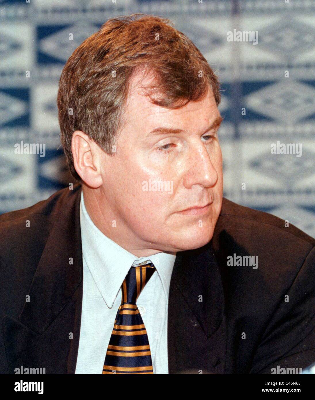 Il manager di Everton Joe Royle al lancio del Torneo Umbro poche ore prima ha stordito la squadra di Merseyside oggi (giovedì) annunciando le sue dimissioni. Royle, che si è Unito al club di premiership nel novembre 1994 e li ha condotti al successo della fa Cup il maggio successivo, ha dichiarato di essere rimasto deluso dai recenti risultati che hanno visto il club scivolare verso la zona di relegazione. Foto di Dave Kendall/PA. GUARDA LA STORIA DI PA. Foto Stock