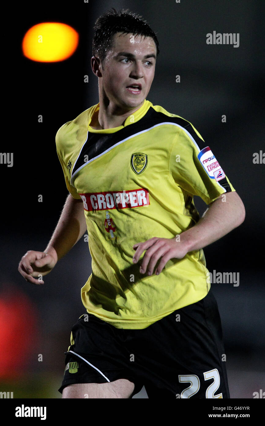 Calcio - Npower Football League Two - Burton Albion v Macclesfield Town - Pirelli Stadium. Jack Dyer, Burton Albion Foto Stock