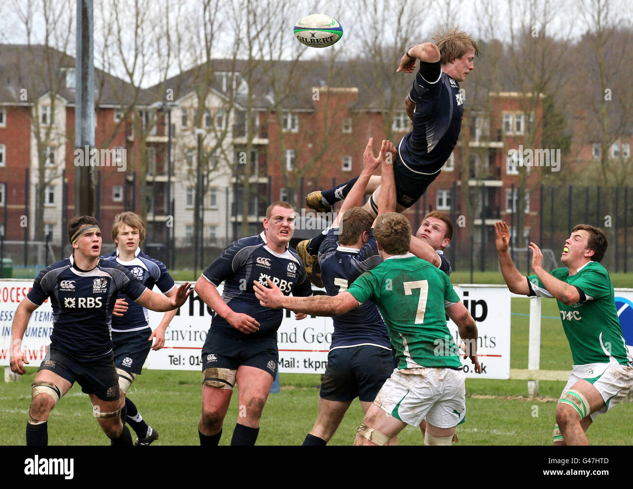 Rugby Union - Under-18's Match - Scozia U18 v Irlanda U18 - Braidholm. Scozia Alex Henderson durante la partita Under 18 a Braidholm, Glasgow. Foto Stock