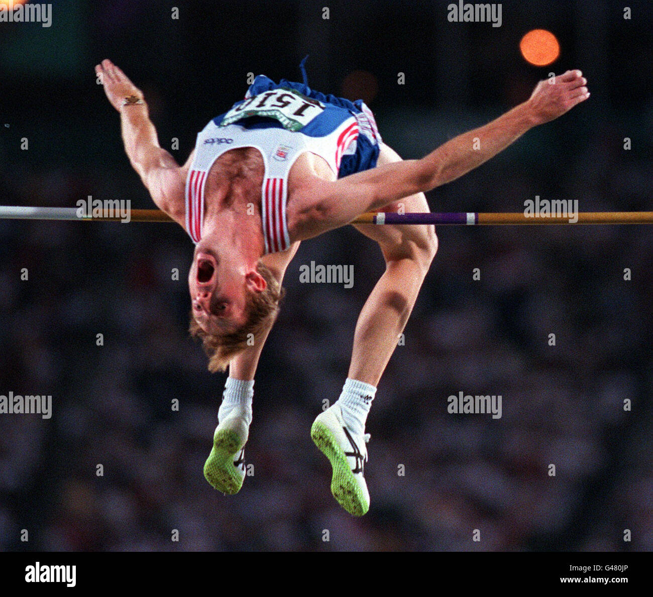 Steve Smith dà il via libera al bar per vincere la medaglia di bronzo ai Giochi Olimpici di Atlanta, questa sera (domenica). Foto di Rebecca Naden/PA. Foto Stock