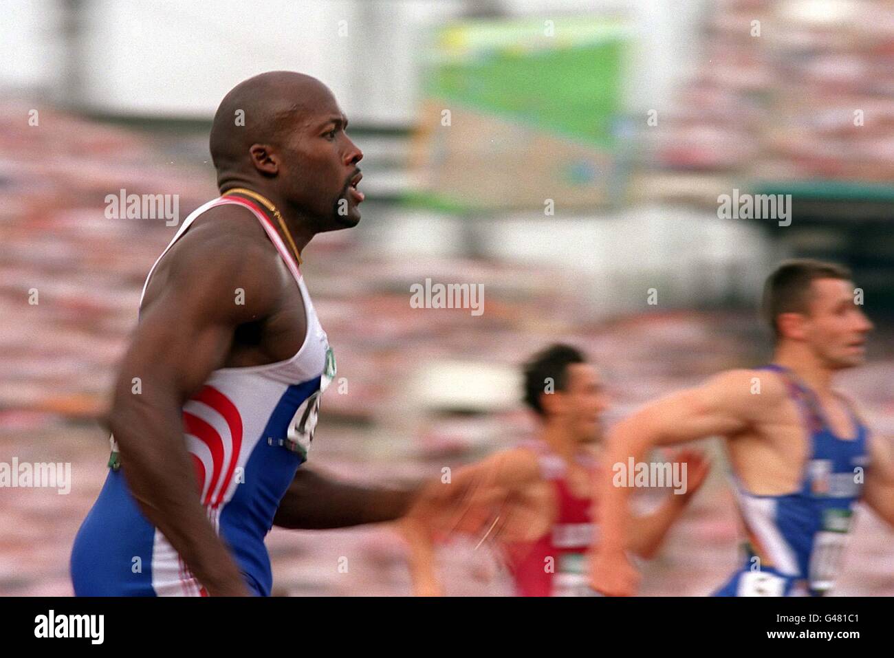 La Gran Bretagna John Regis in azione nel 200m allo Stadio Olimpico di Atlanta, questa sera (Mercoledì). Si qualificò per le semifinali. Foto di John Giles/PA. Foto Stock
