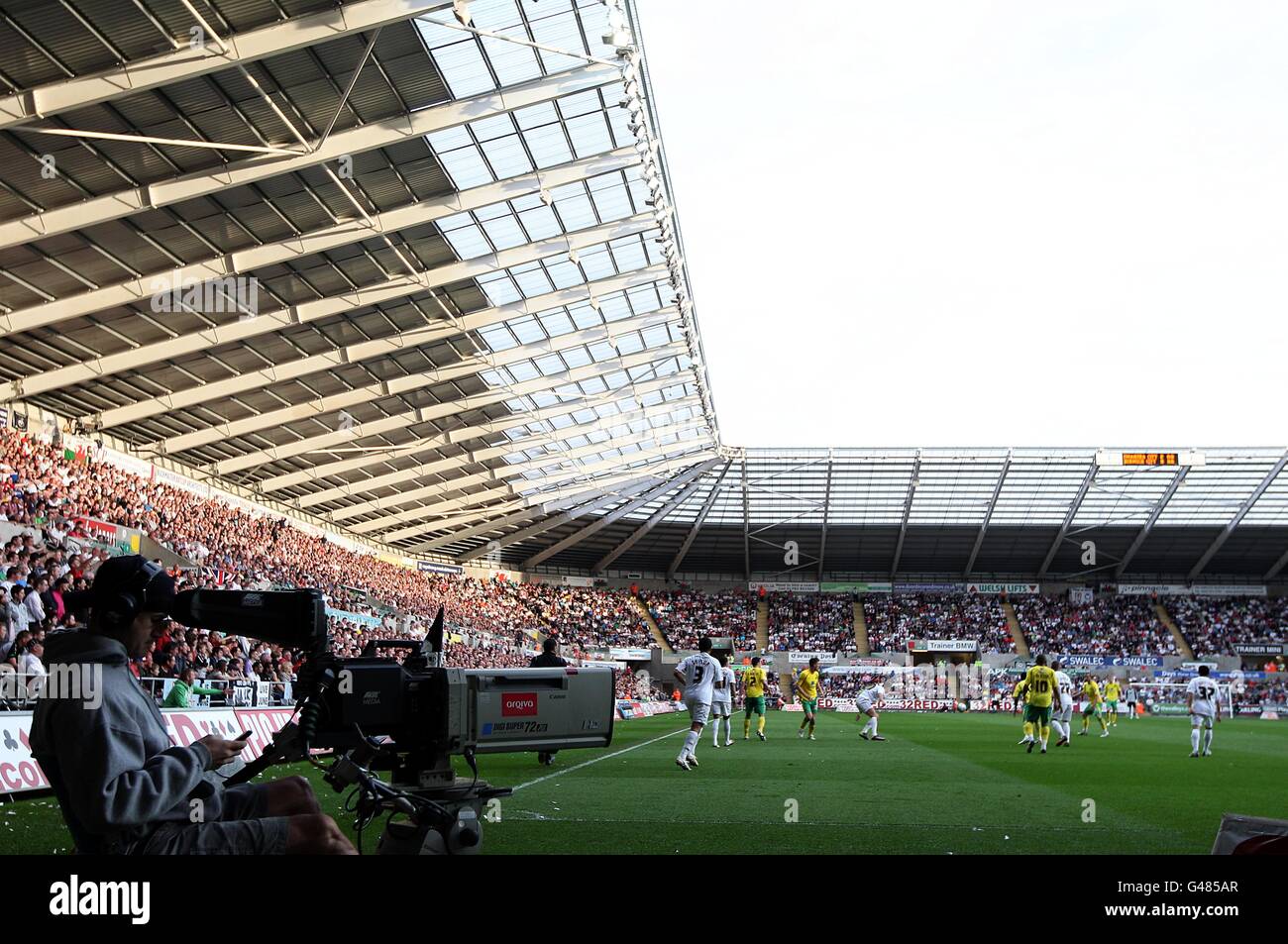 Calcio - campionato della Lega di Calcio di Npower - Swansea City v Norwich City - Liberty Stadium. Una telecamera filma la partita Foto Stock