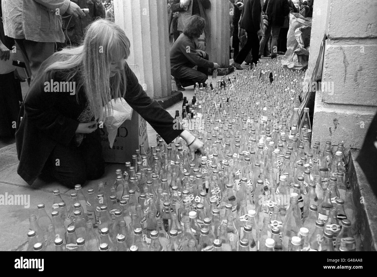 Proteste e dimostrazioni - Amici della Terra Bottiglia di riciclaggio - Londra Foto Stock