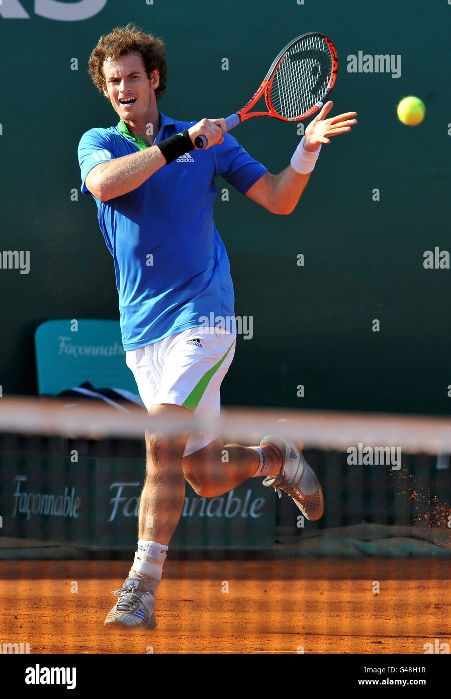 Andy Murray della Gran Bretagna in azione durante il primo turno Dei Maestri Monte-Carlo Rolex 2011 Foto Stock