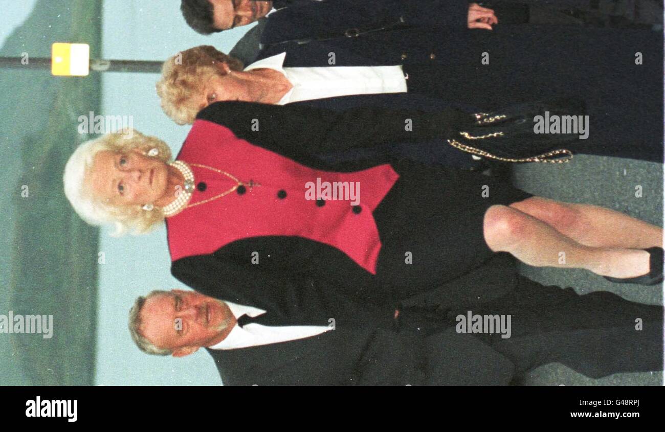 Frances Shand Kydd arriva alla Cattedrale di St. Columba, a Oban stasera (sabato) per una Messa commemorativa, per sua figlia Diana, Principessa del Galles. Foto di Chris Bacon/PA. Vedere la storia di PA DIANA Service Foto Stock