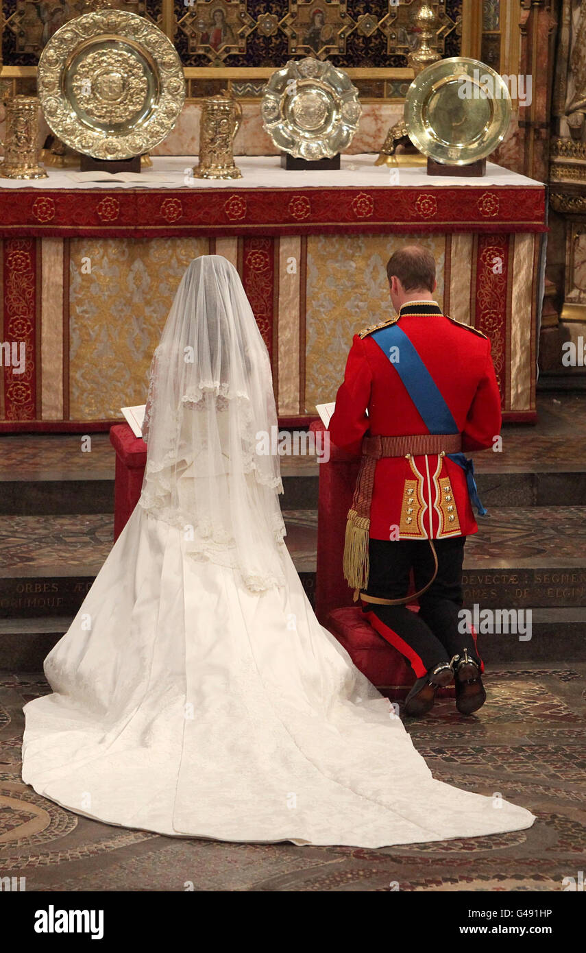 Il principe William e la sua nuova sposa Kate all'altare dell'Abbazia di  Westminster, Londra, durante il loro servizio di nozze Foto stock - Alamy