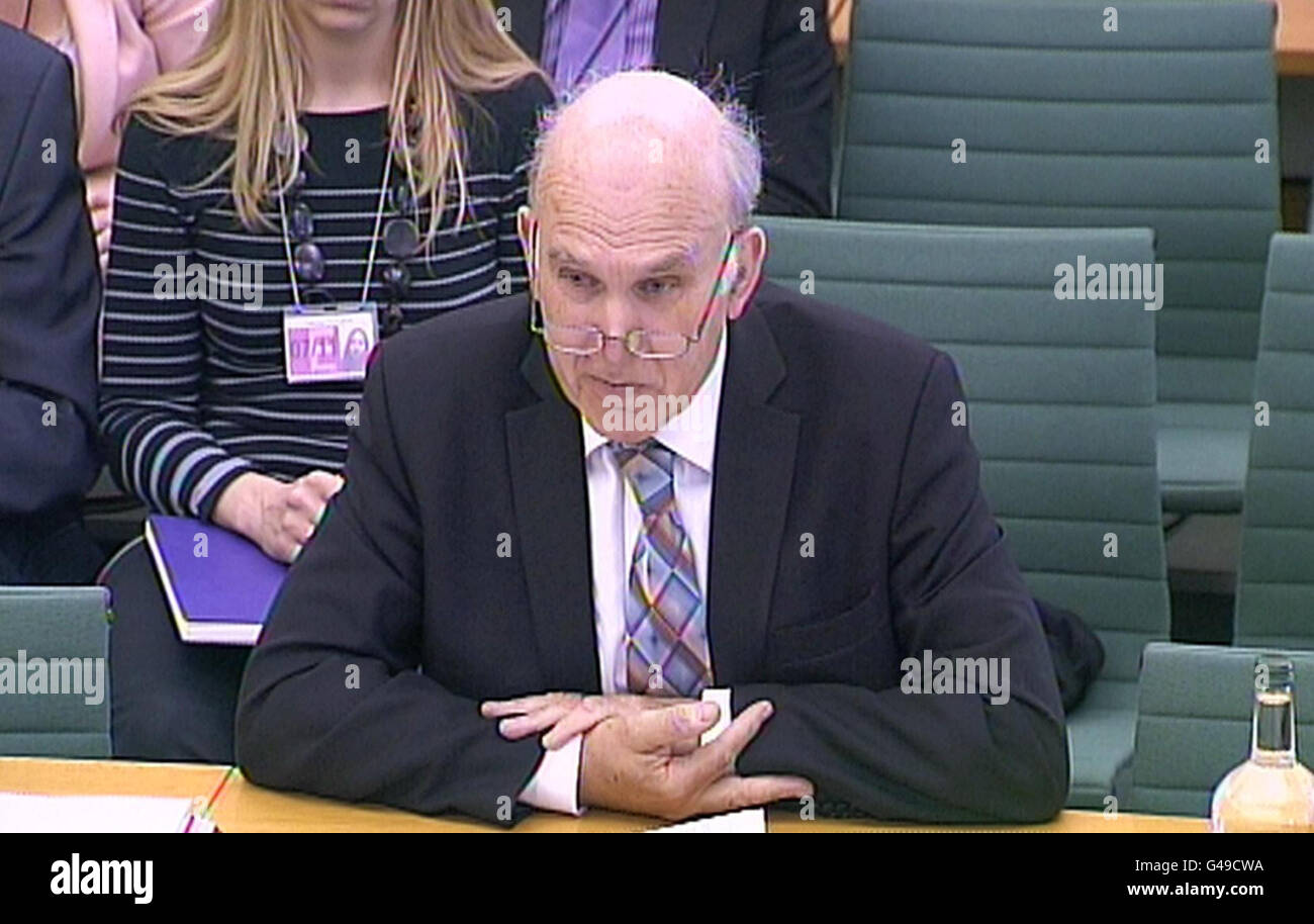Il segretario al commercio vince Cable dà prova al Commons Business, Innovation and Skills Committee della Camera dei Comuni di Londra, quando l’economia del Regno Unito è tornata a una modesta crescita nei primi tre mesi del 2011, dati ufficiali hanno rivelato. Foto Stock