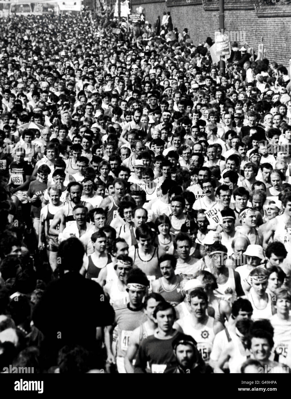 Atletica - Maratona di Londra Gillette. Vista generale dei corridori della Maratona di Londra Foto Stock