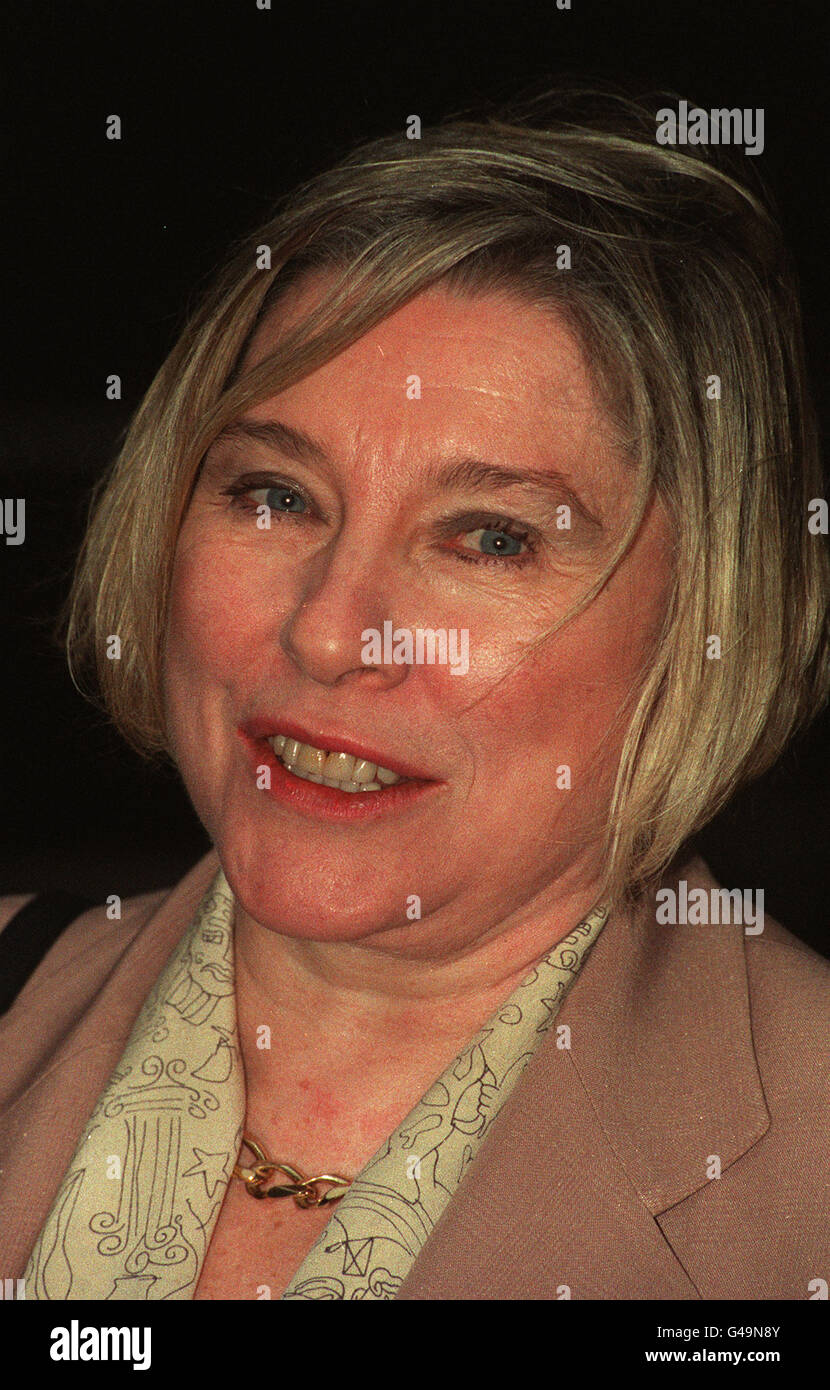 PA NEWS PHOTO 8/7/92 FAY WELDON SCRITTORE Foto Stock