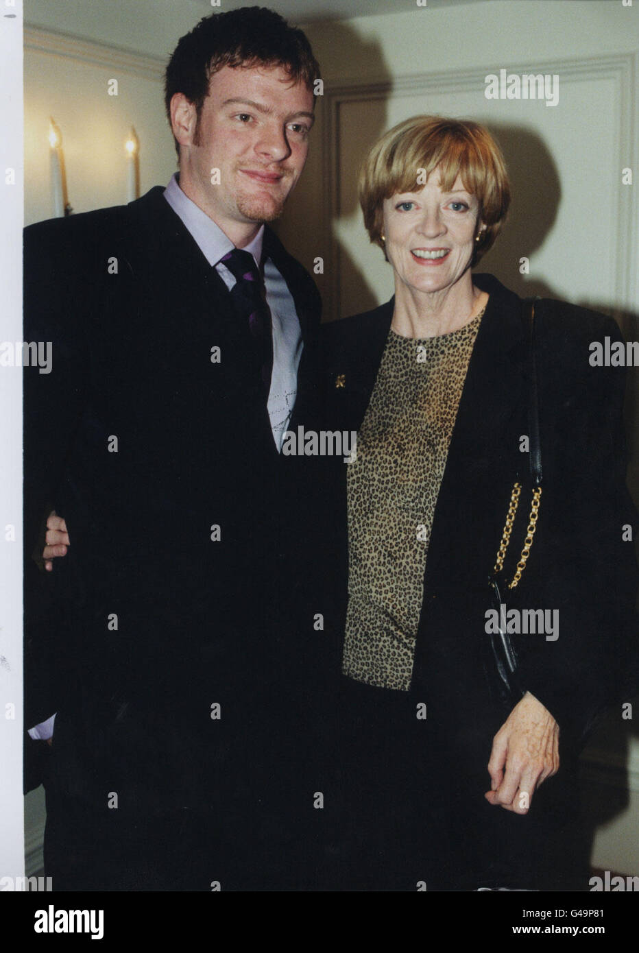 SMITH E FIGLIO. DAME MAGGIE SMITH E SUO FIGLIO CHRIS LARKIN Foto Stock