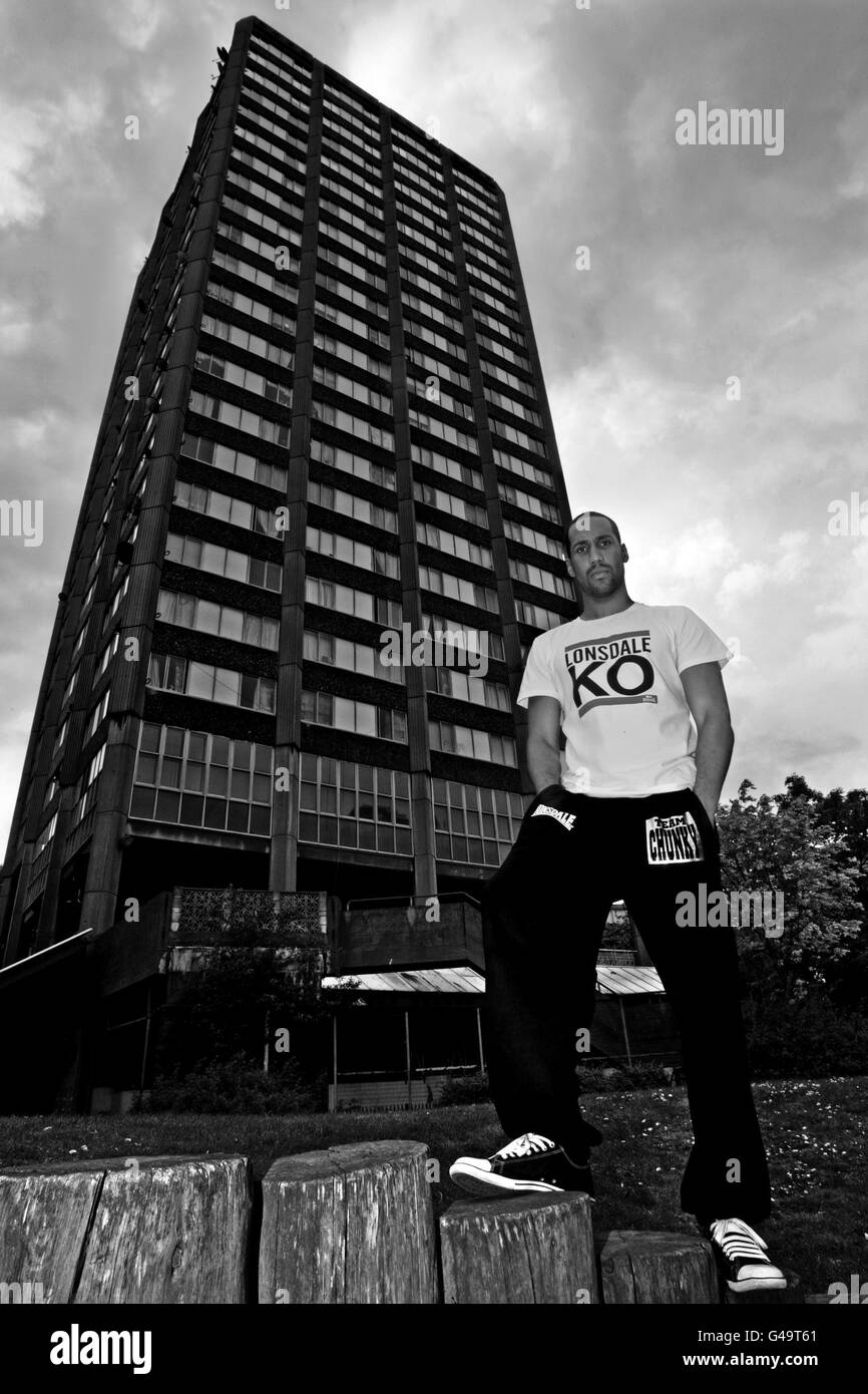 Pugilato - James Degale / George Grove Photocall - Granfell Tower. L'ex campione olimpico di boxe James DeGale durante una fotocall alla Granfell Tower, Londra. Foto Stock