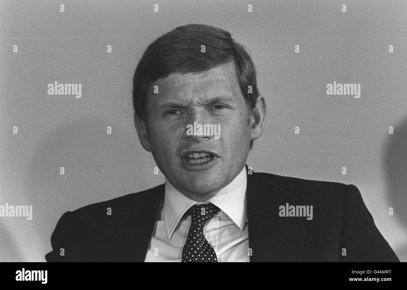PA NEWS FOTO 29/4/83 TV-AM chief executive TIMOTHY AITKEN parlando nel corso di una conferenza stampa a Londra. Foto Stock