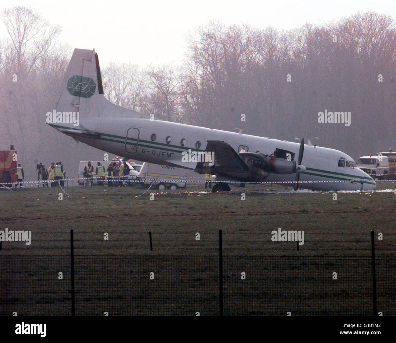 L'aereo Emerald Air che trasportava la squadra di calcio Leeds United nello Yorkshire ha interrotto il suo volo facendo un arresto di emergenza a Stansted poco dopo il decollo nelle prime ore di questa mattina e il danno al motore destro può essere visto alla luce del mattino Oggi (martedì). Vedi PA Story LEEDS Air. Foto di Sean Dempsey/PA/EDI Foto Stock