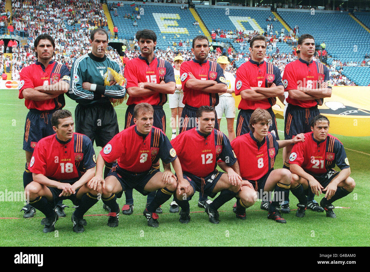 1998 Coppa del mondo AFP FOTO Spagna (L-R in piedi) Juan Manuel Lopez, Andoni Zubizaretta, Abelardo Fernandez, Juan Antonio Pizzi, Kiko, Fernando Ruiz (prima fila L-R) Miguel Nadal, Javier Mandajin, Sergi Barjuan, Jose Amavisca, Rafael Alkorta AFP/EPA/Attilla KISBENEDEK Espagne (de G D debout) Juan Manuel Lopez, Andoni Zubizaretta, Abelardo Fernandez, Juan Antonio Pizzi, Kiko, Fernando Ruiz (de G D accroupis) Miguel Nadal, Javier Mandajin, Sergi Barjuan, Jose Amavisca, Rafael Alkorta AFP/EPA/Attilla KISBENEDEK Foto Stock