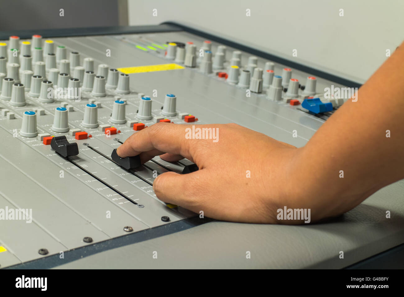 Pulsanti per apparecchiature audio di controllo mixer Foto Stock