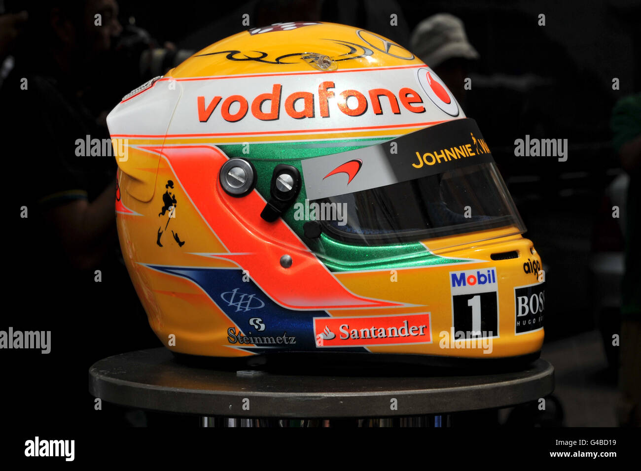 Il casco della Vodafone McLaren Mercedes' Lewis Hamilton durante una preview del Gran Premio di Monaco, Monte Carlo. Foto Stock