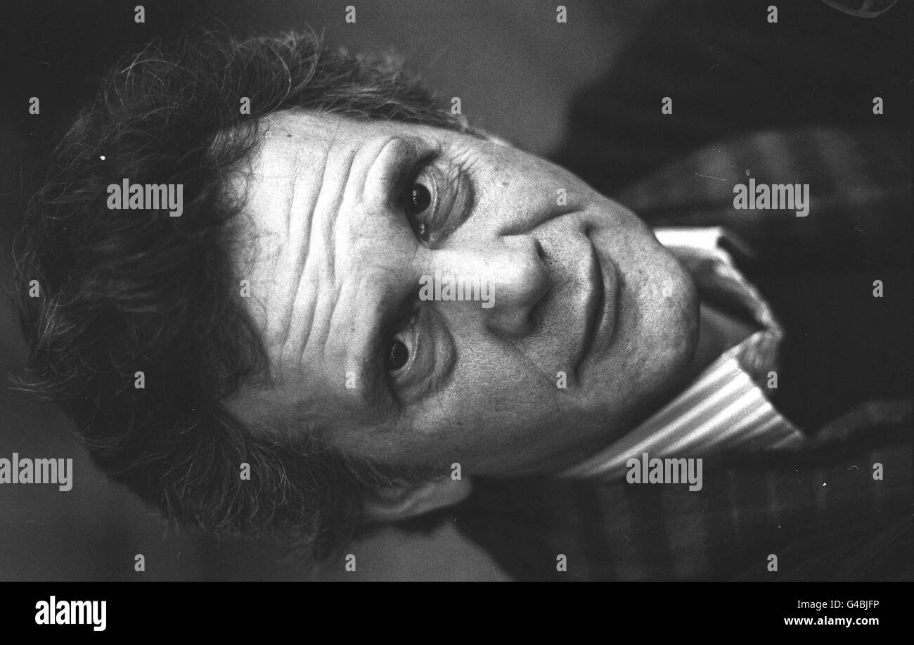 PA Library photo datata 8.2.1988 : attore Daniel Massey : l'attore veterano Daniel Massey è morto di insufficienza cardiaca dopo una lunga battaglia contro la malattia. La stella, le cui apparizioni cinematografiche includevano l'Entertainer, le Moll Fiandre e il gatto e le Canarie, è morta ieri in un ospedale londinese (mercoledì). Scopri PA Story DEATH Massey. Foto PA (disponibili solo in b/n). Foto Stock