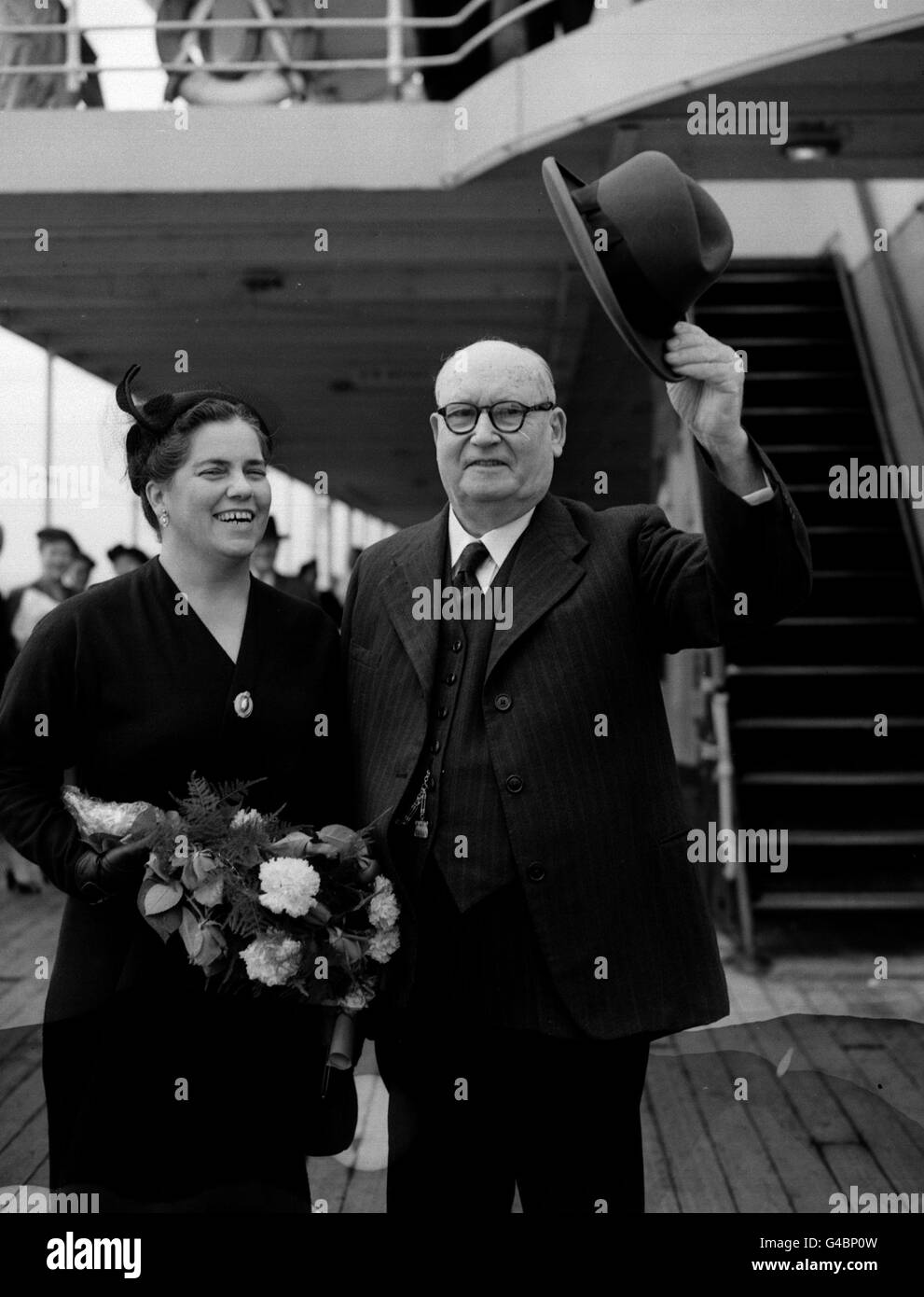 PA NEWS FOTO 29/5/53 DR. DANIEL MALAN a Southampton con sua moglie per l incoronazione Foto Stock