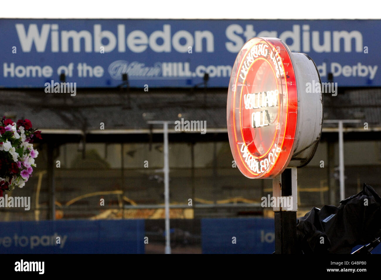 Segnaletica vincente per William Hill al Wimbledon Greyhound Stadium Foto Stock