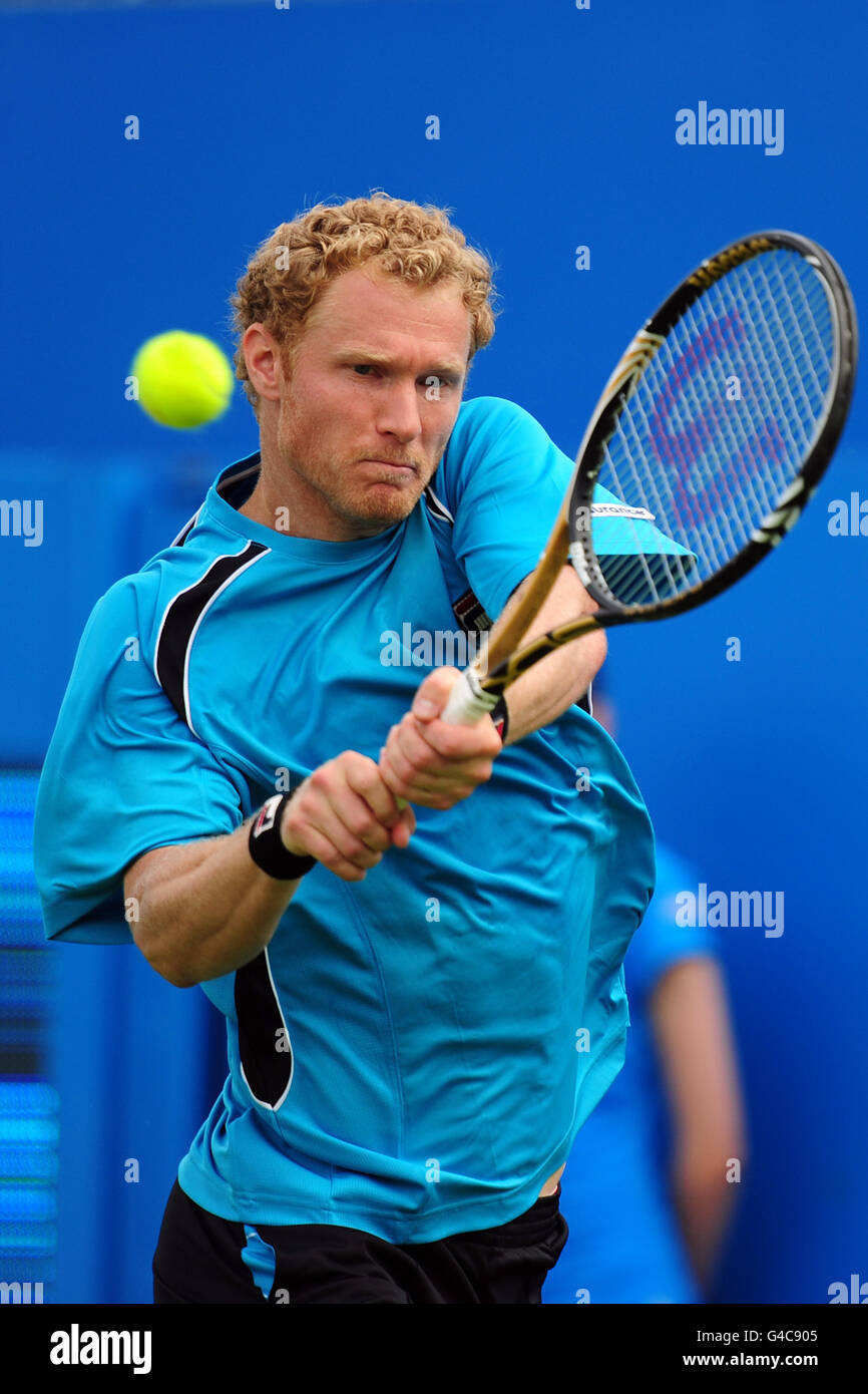 Tennis - Campionati AEGON 2011 - primo giorno - il Queen's Club. Dimitry Tursunov della Russia Foto Stock