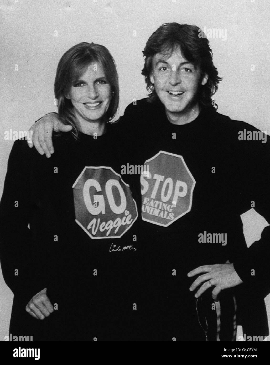 PA NEWS FOTO 29/9/91 Paul e Linda MCCARTNEY LANCIARE IL PRIMO DEL REGNO UNITO, IL La Giornata Vegetariana Nazionale A LONDRA Foto Stock