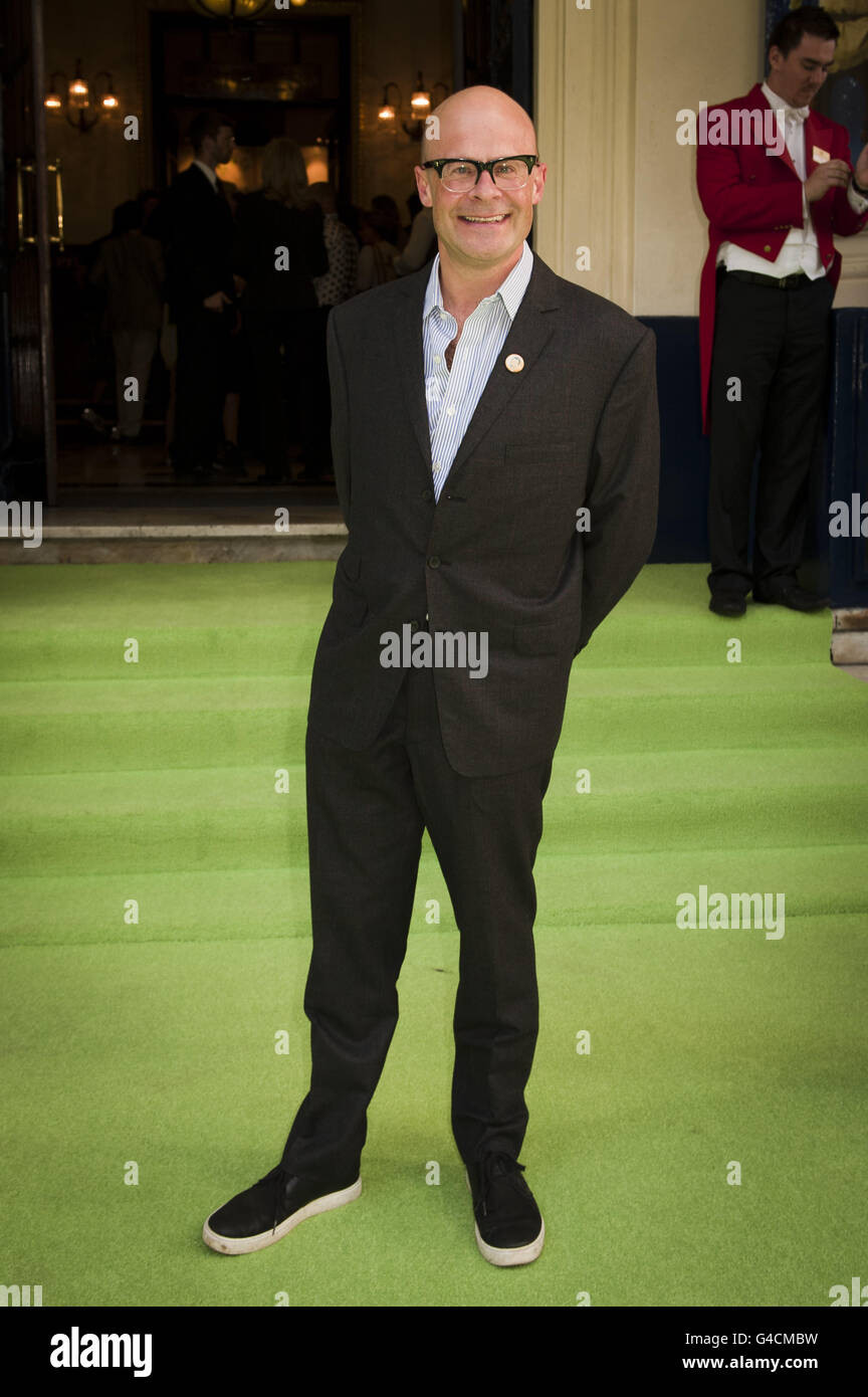 Harry Hill alla notte di apertura di Shrek il Musical al Theatre Royal di Londra. Foto Stock