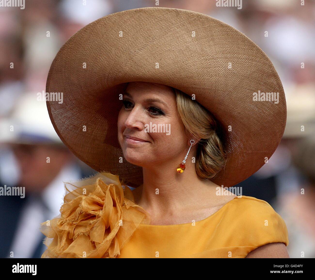 La principessa Maxima arriva per il matrimonio del Principe Alberto II di Monaco e di Charlene Wittstock a Place du Palais. Foto Stock