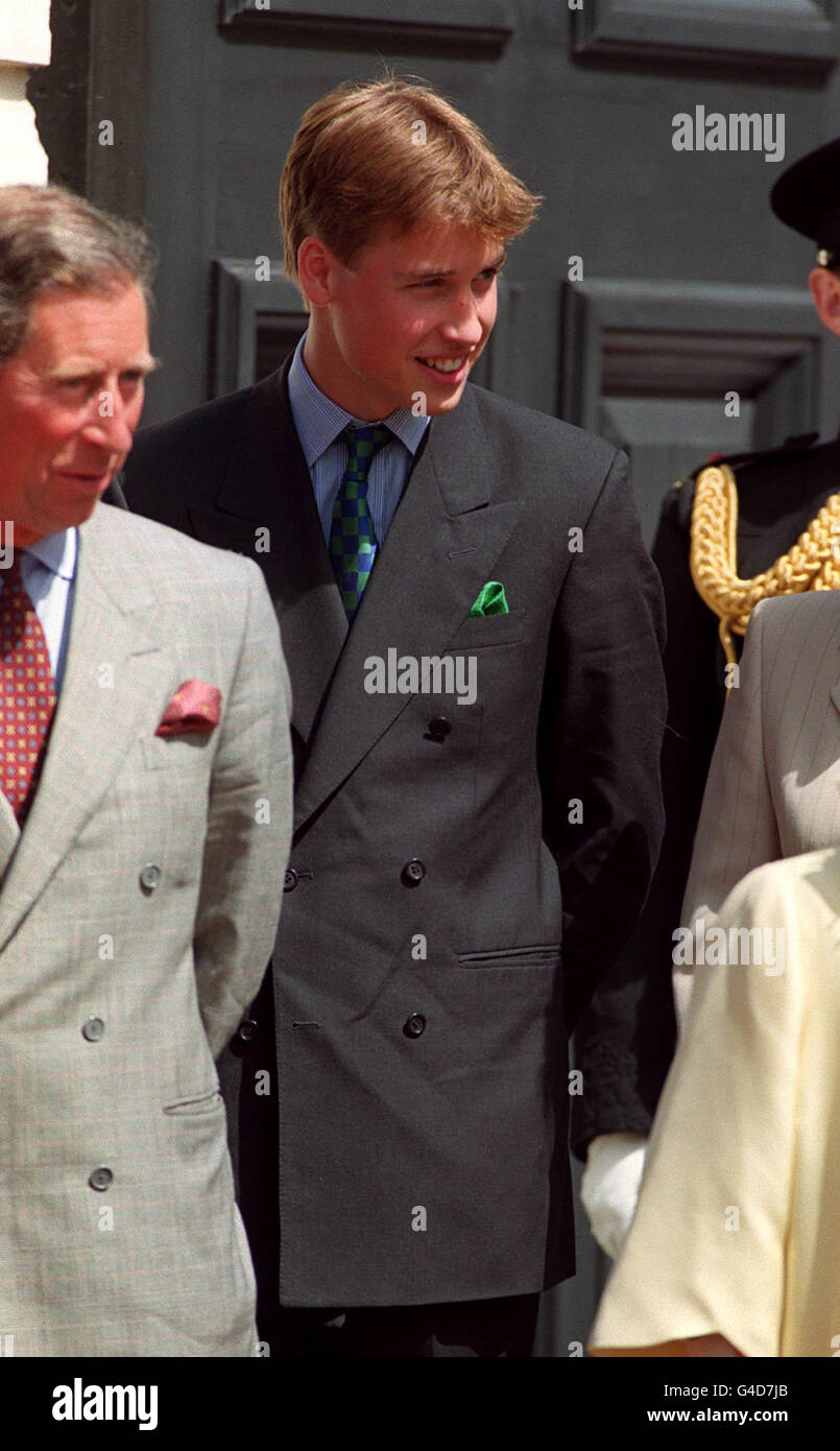 ROYALS si riuniscono per la Regina madre 98esimo compleanno Foto Stock